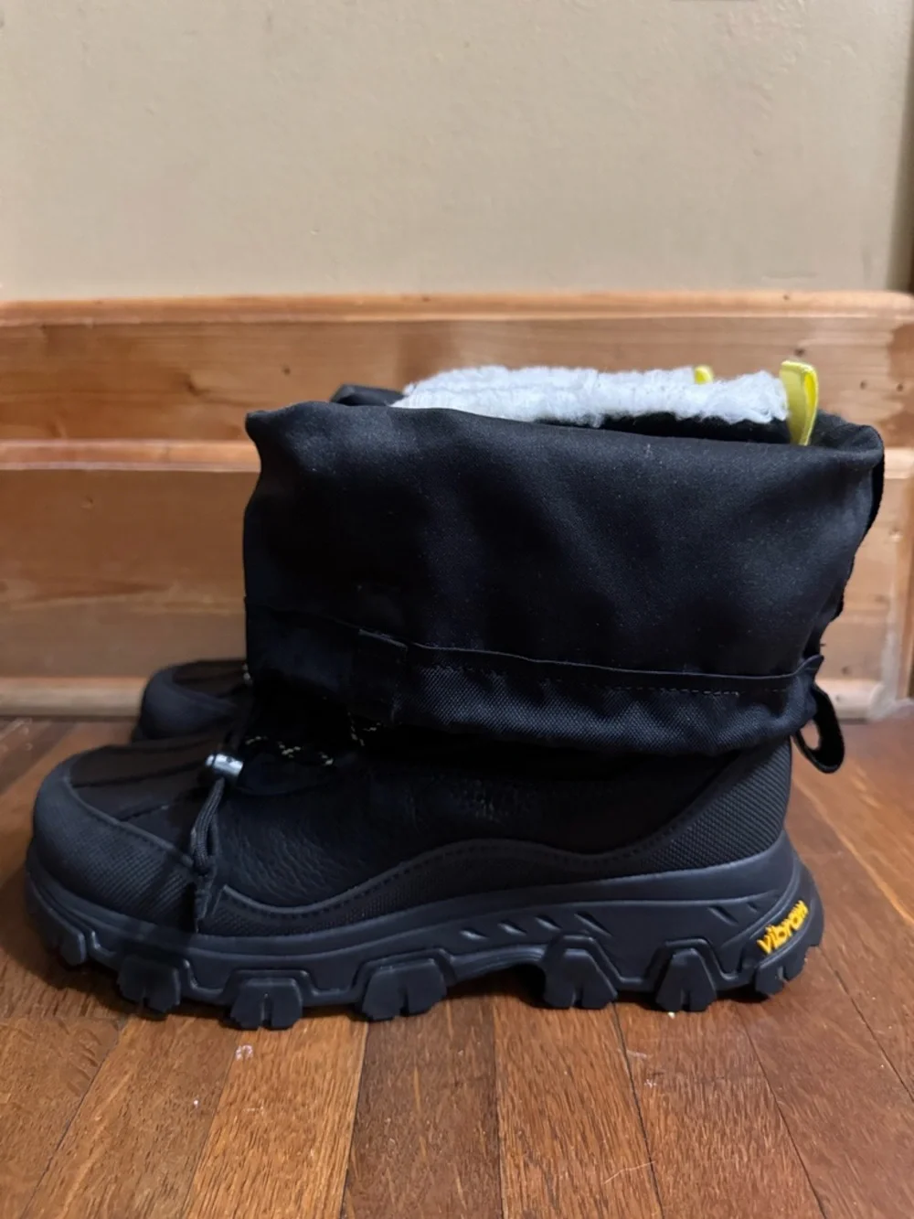 UGG waterproof women’s black boots size 7.5 brand new